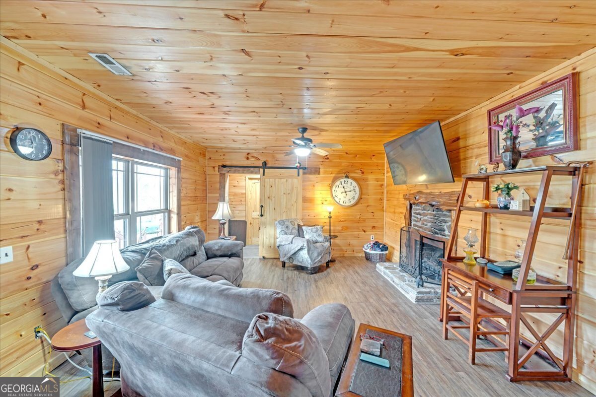 4253 Swallows Creek Road Property Photo 12