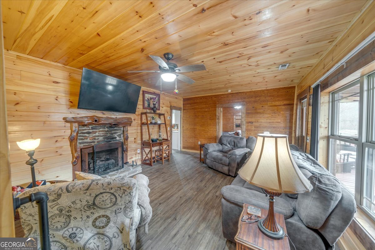 4253 Swallows Creek Road Property Photo 13
