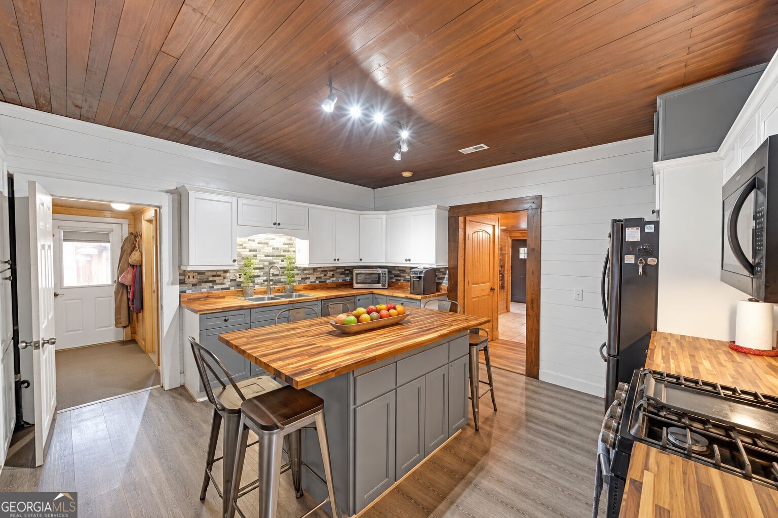 4253 Swallows Creek Road Property Photo 16