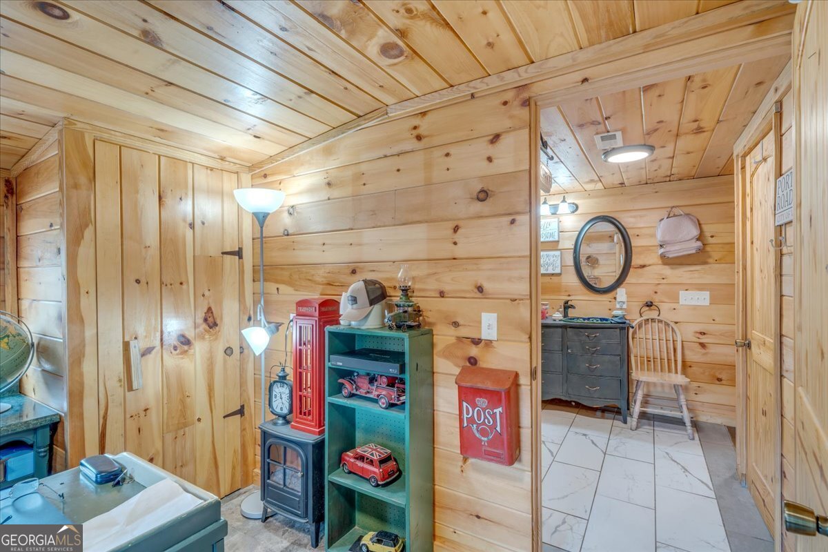 4253 Swallows Creek Road Property Photo 26