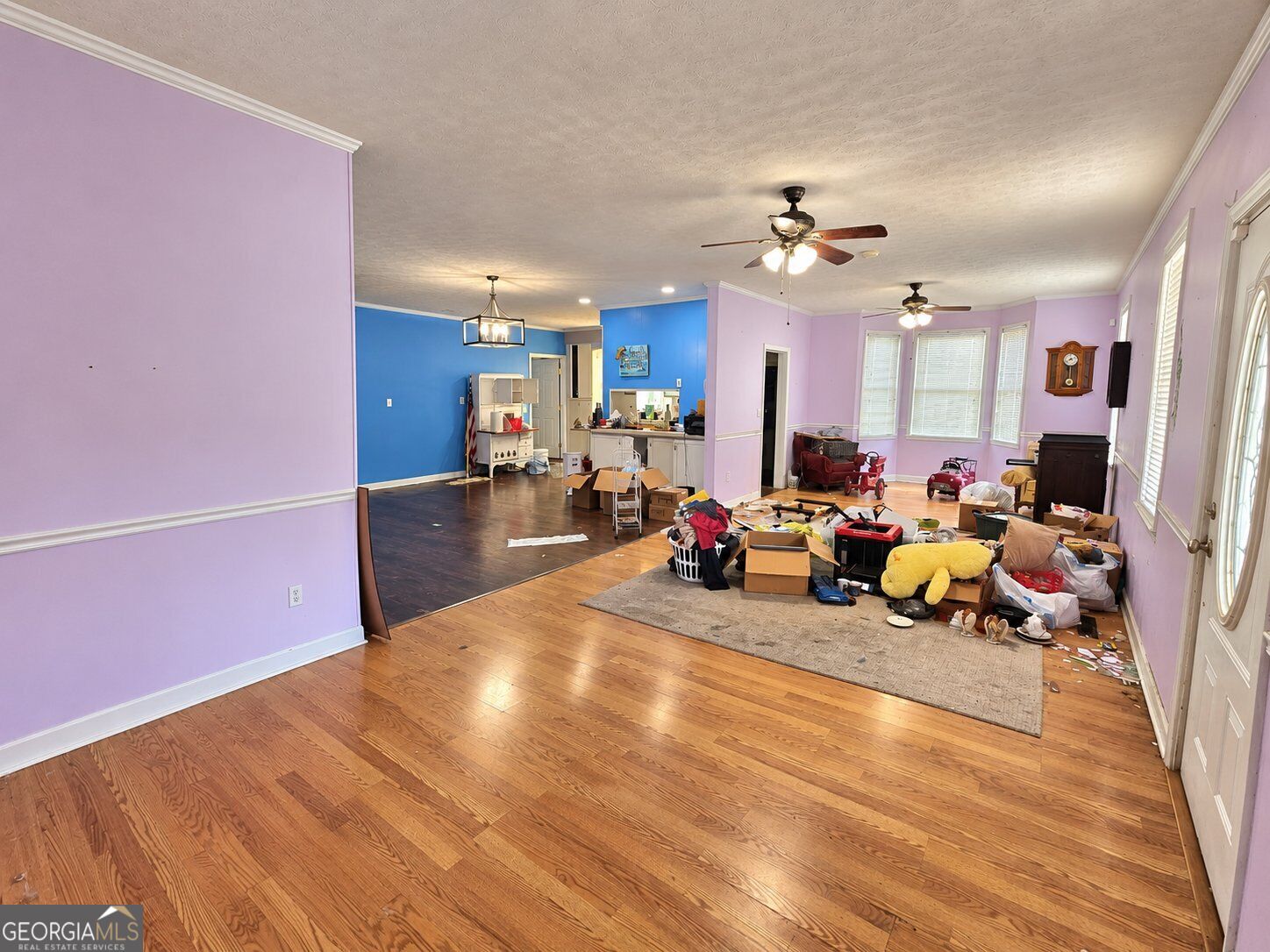 5828 Oak Street Property Photo 2