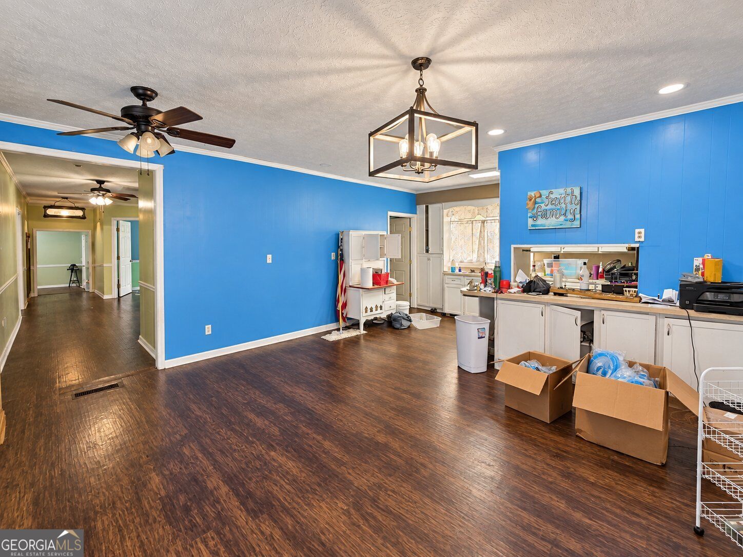 5828 Oak Street Property Photo 4
