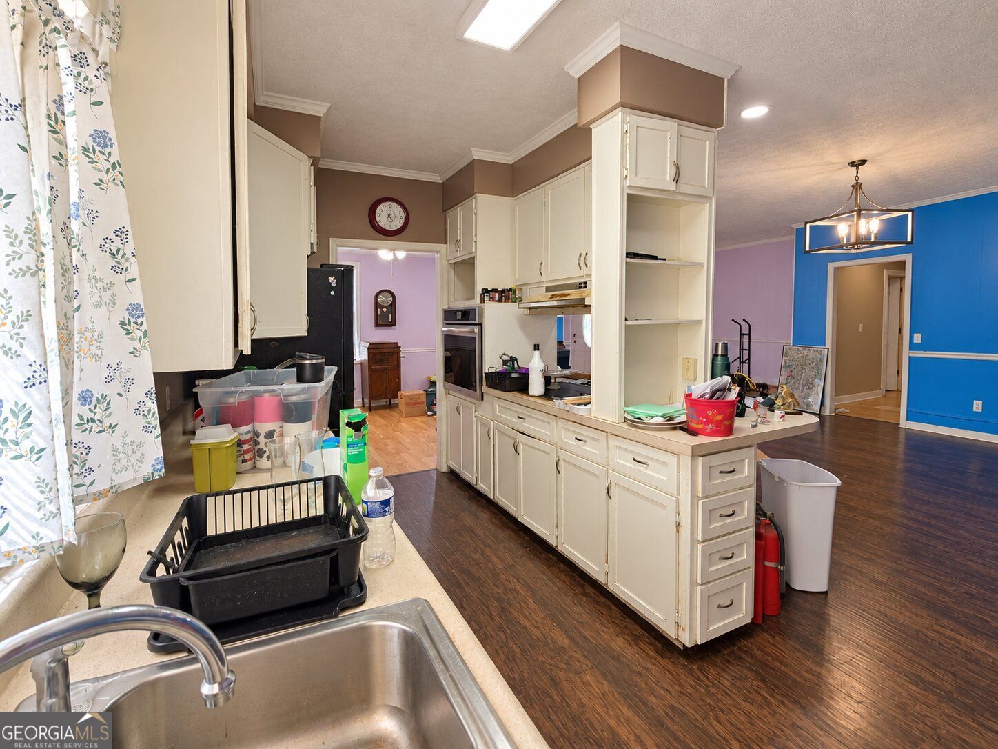 5828 Oak Street Property Photo 5