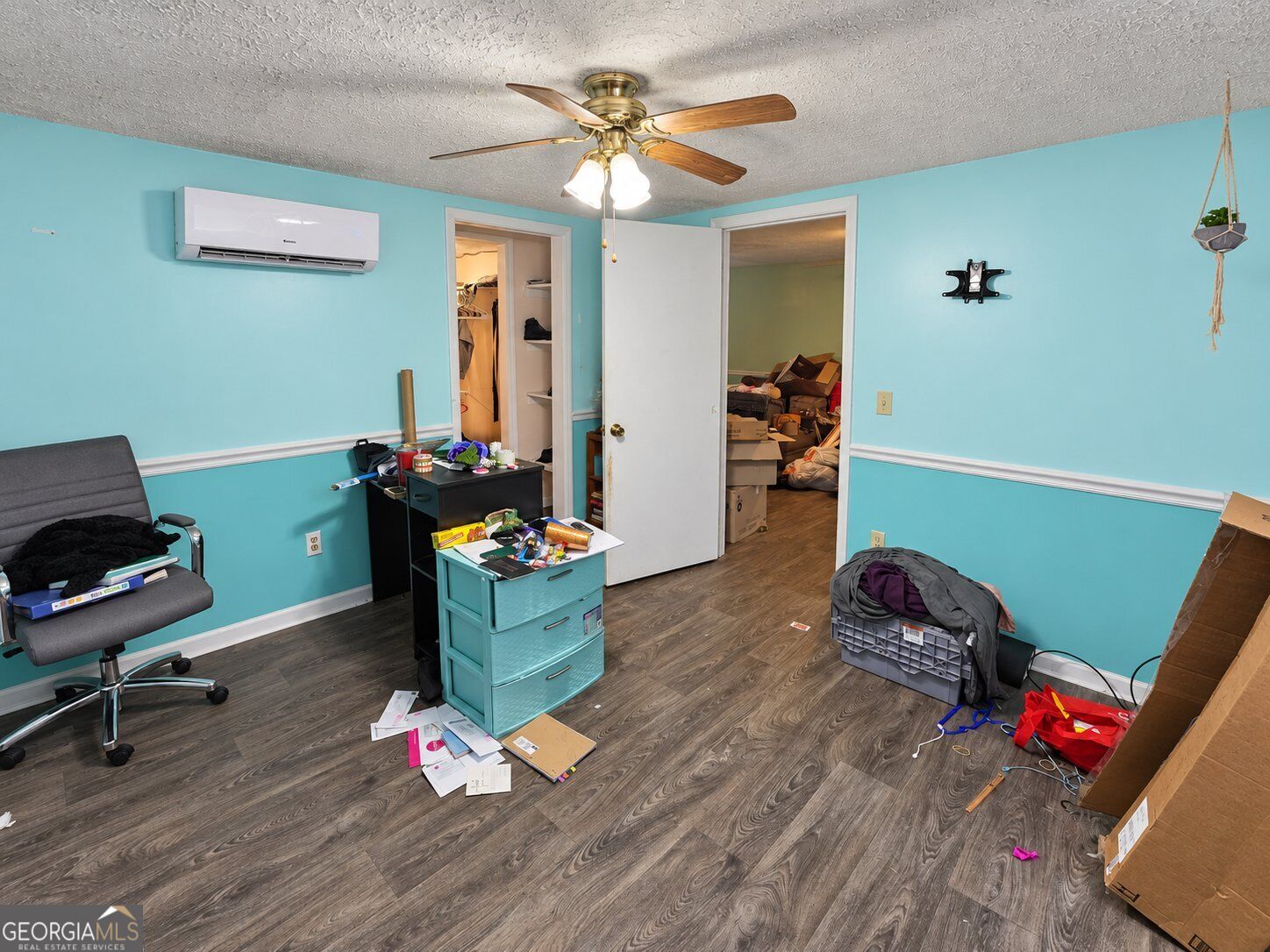 5828 Oak Street Property Photo 12