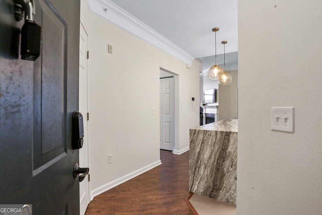2432 Whitemarsh Way Property Photo 8