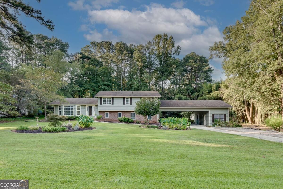 1660 Northwoods Drive Property Photo 1