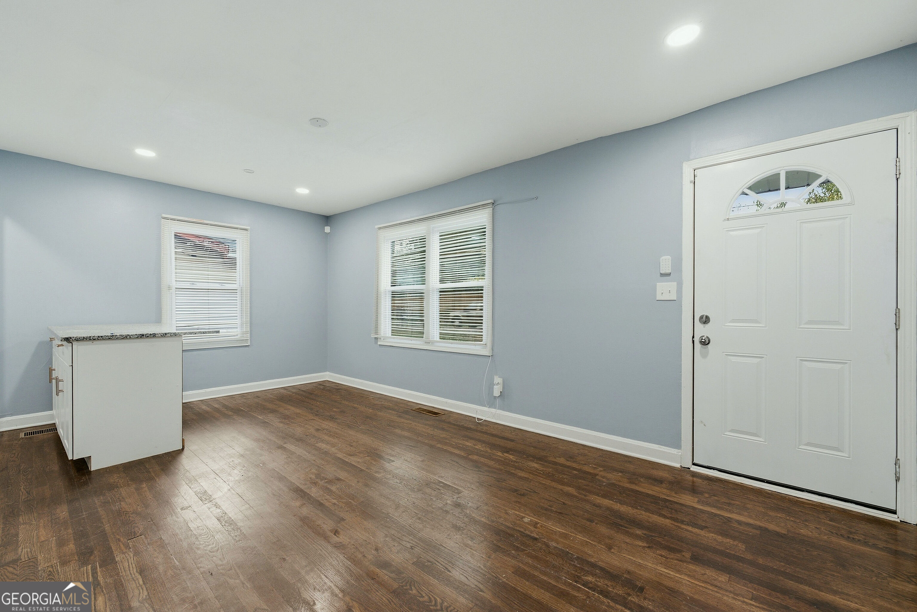 1001 Moreland Drive Property Photo 3