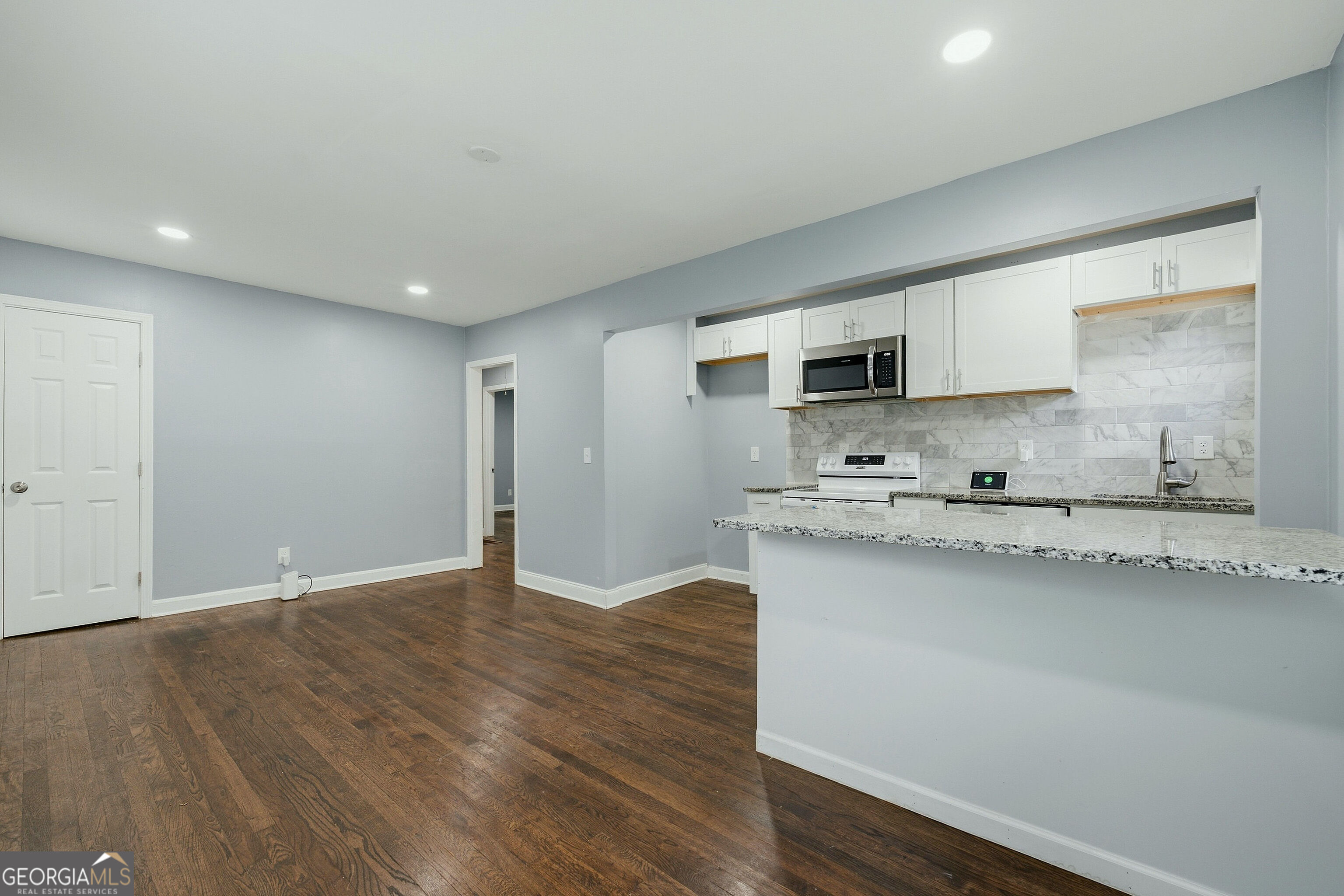 1001 Moreland Drive Property Photo 6