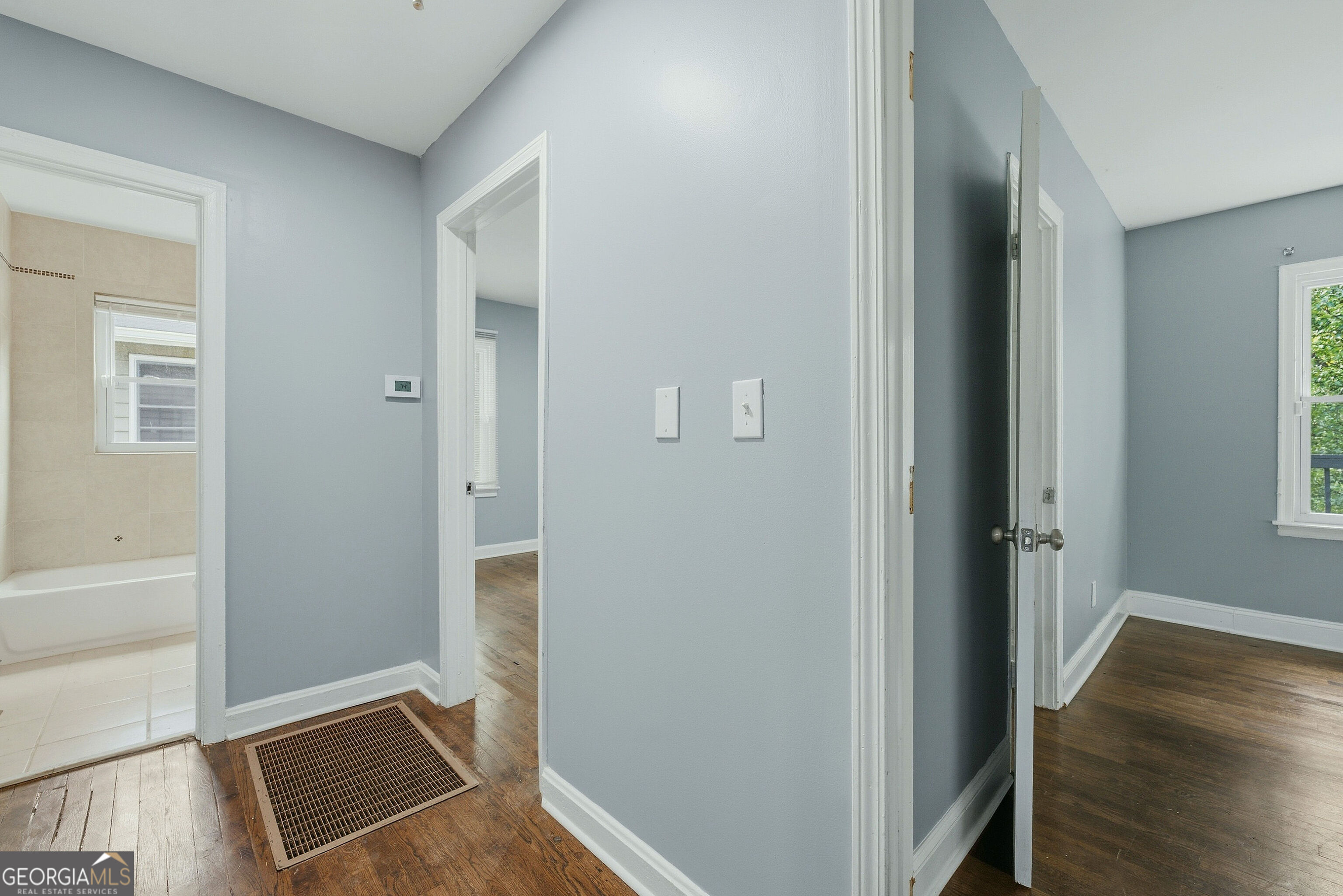 1001 Moreland Drive Property Photo 12