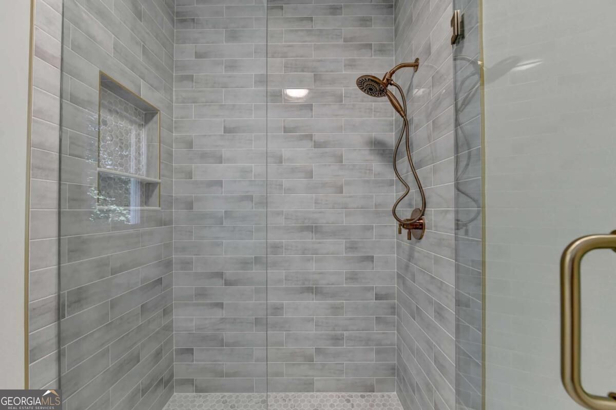 7060 Redcliff Court Property Photo 49