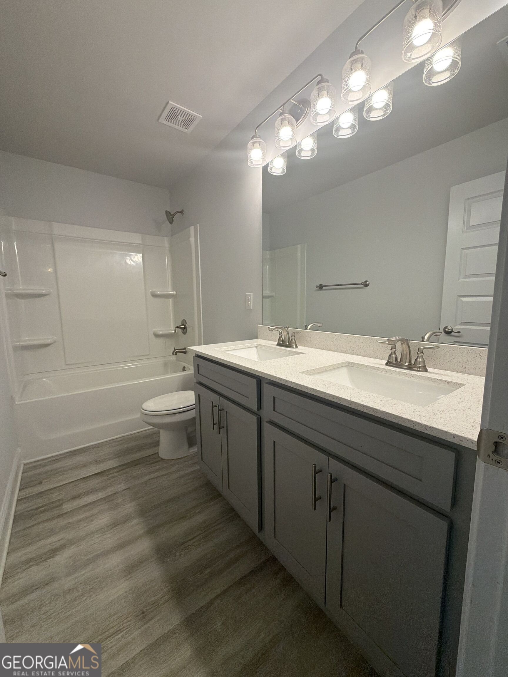 304 Magnolia Villas Drive Property Photo 13