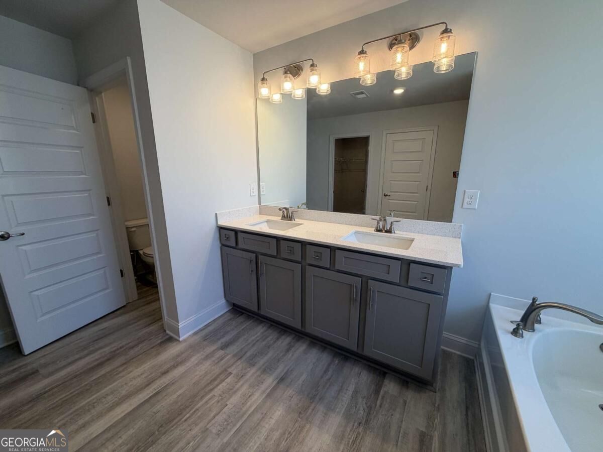 304 Magnolia Villas Drive Property Photo 15