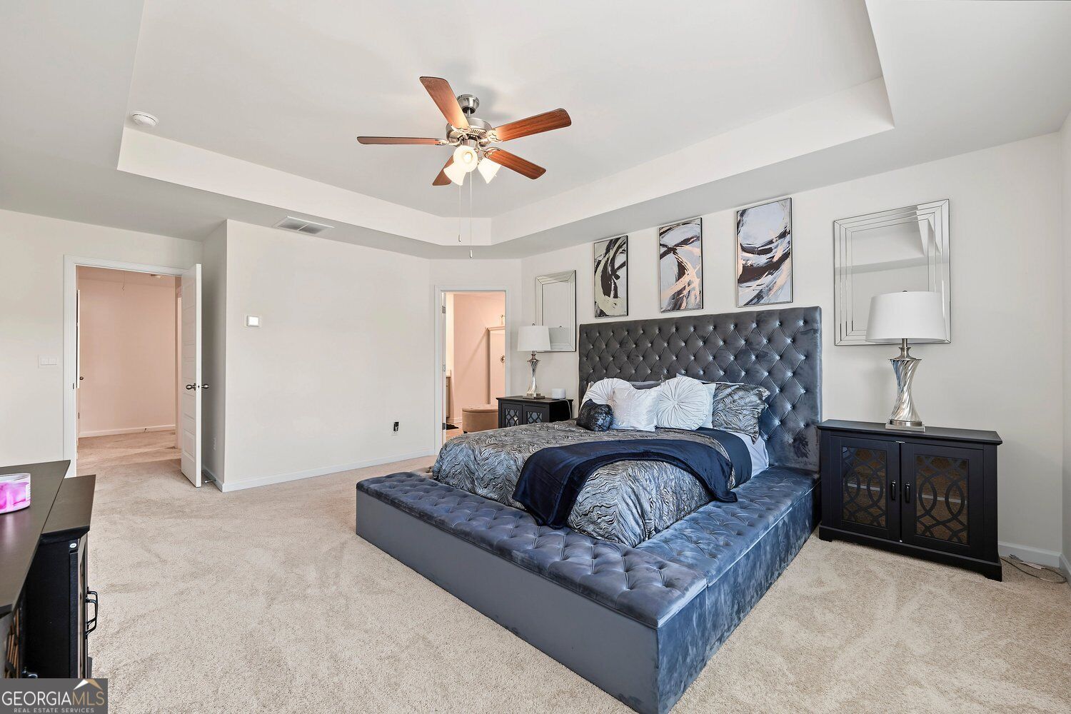 102 Hampton Circle Property Photo 14