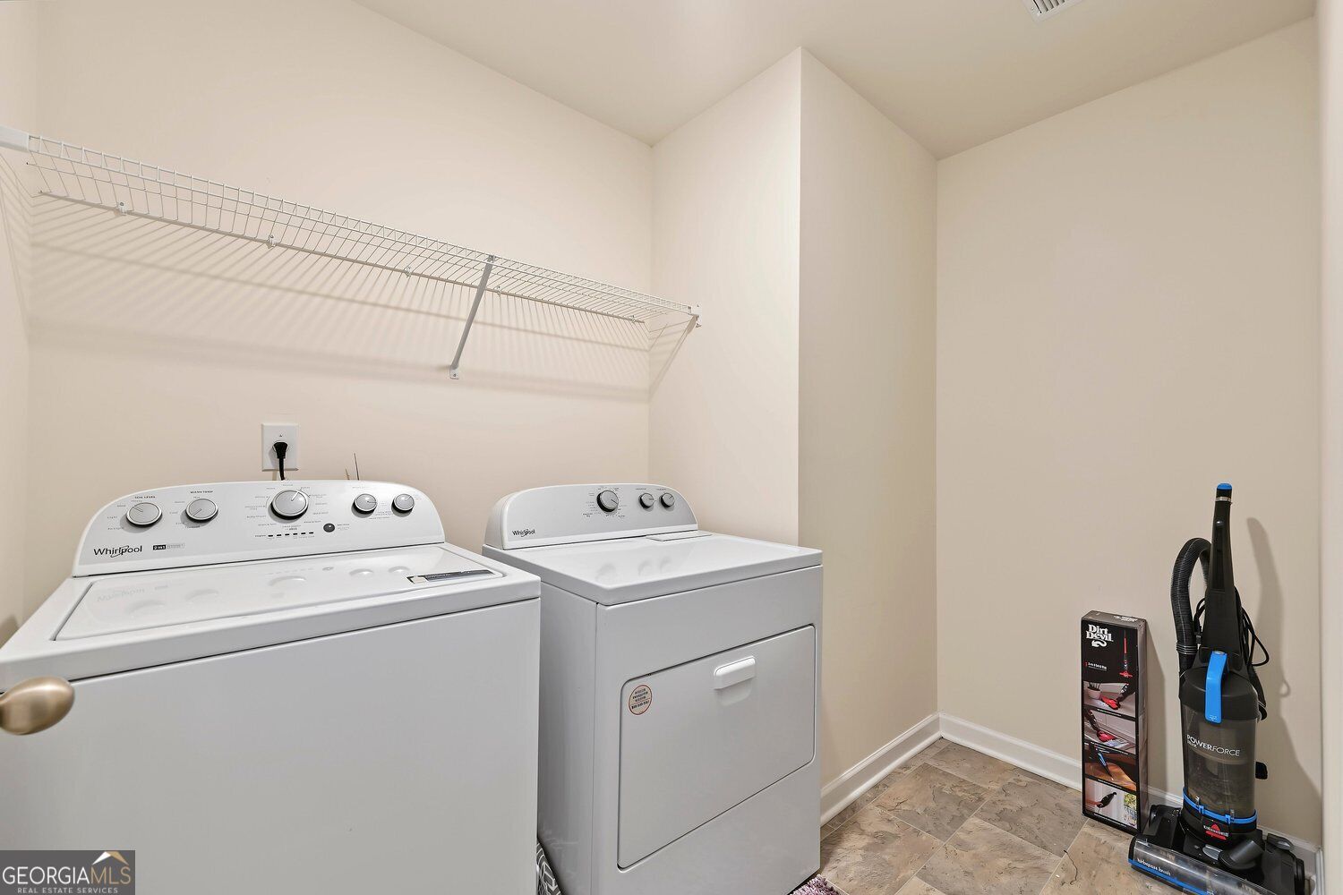 102 Hampton Circle Property Photo 21