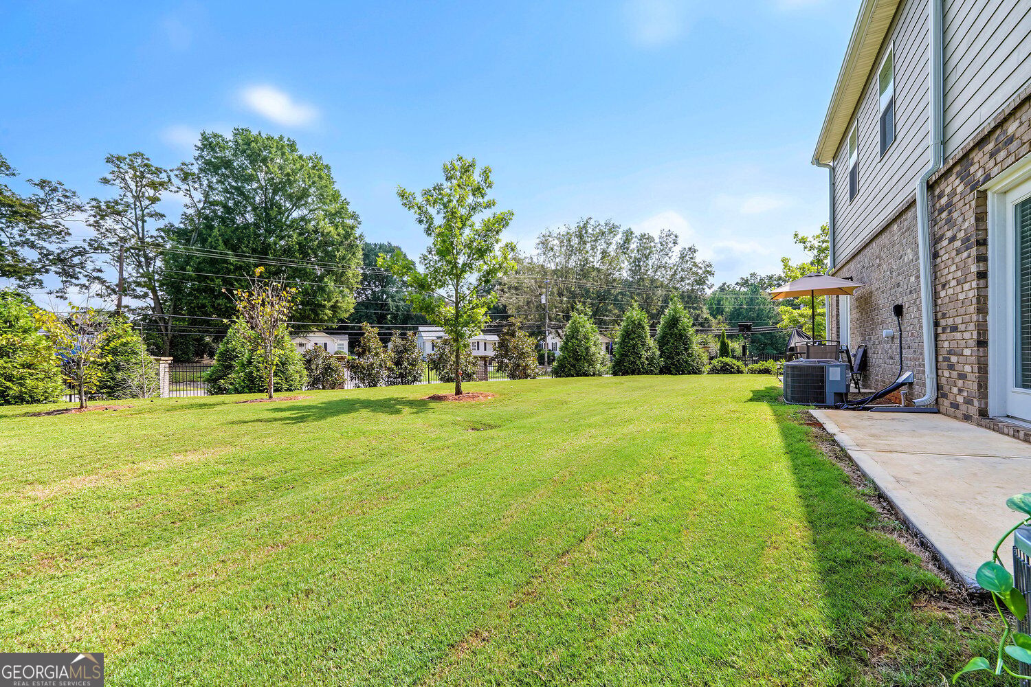 102 Hampton Circle Property Photo 24