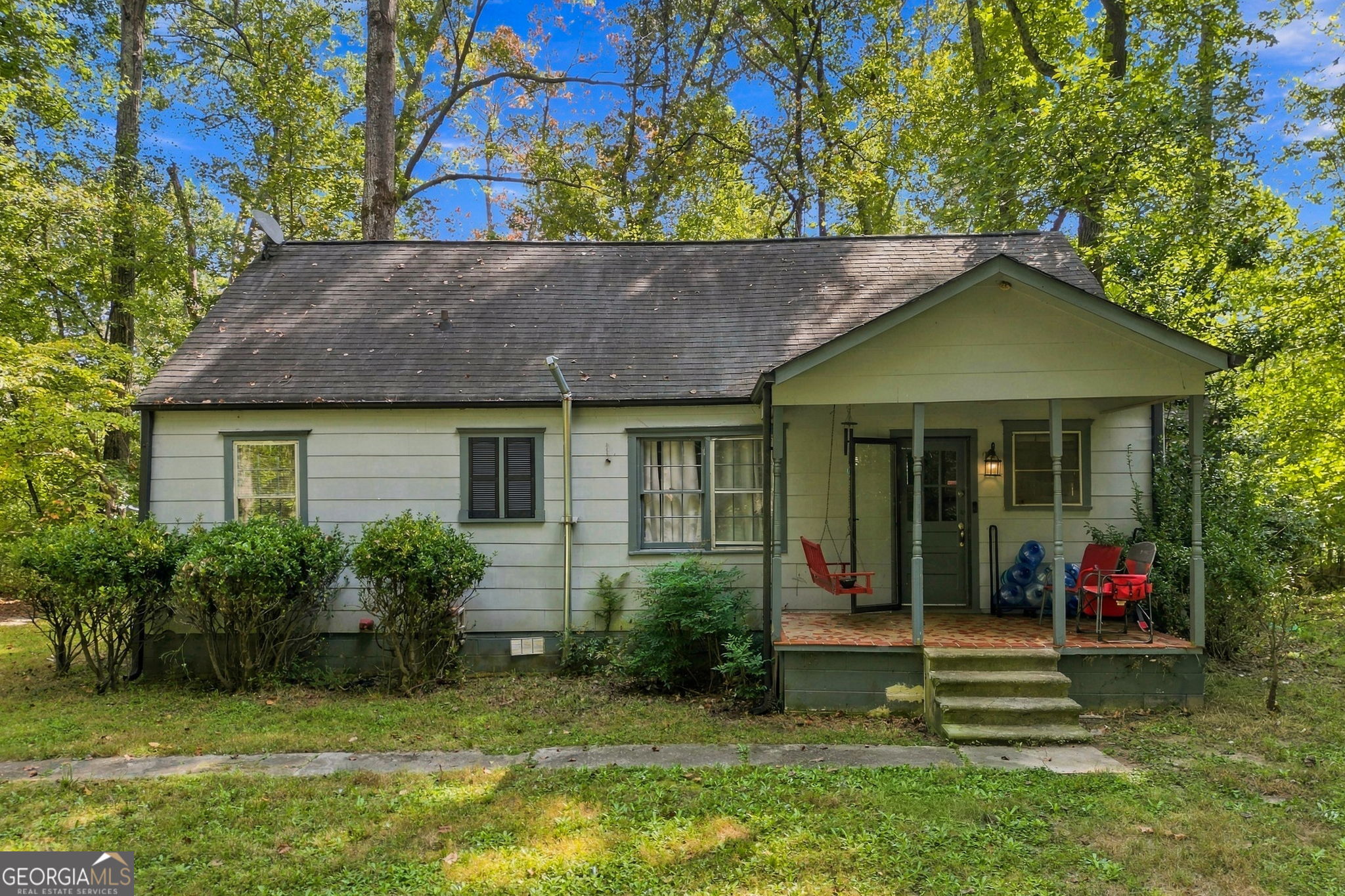 1580 Laird Road Property Photo 2
