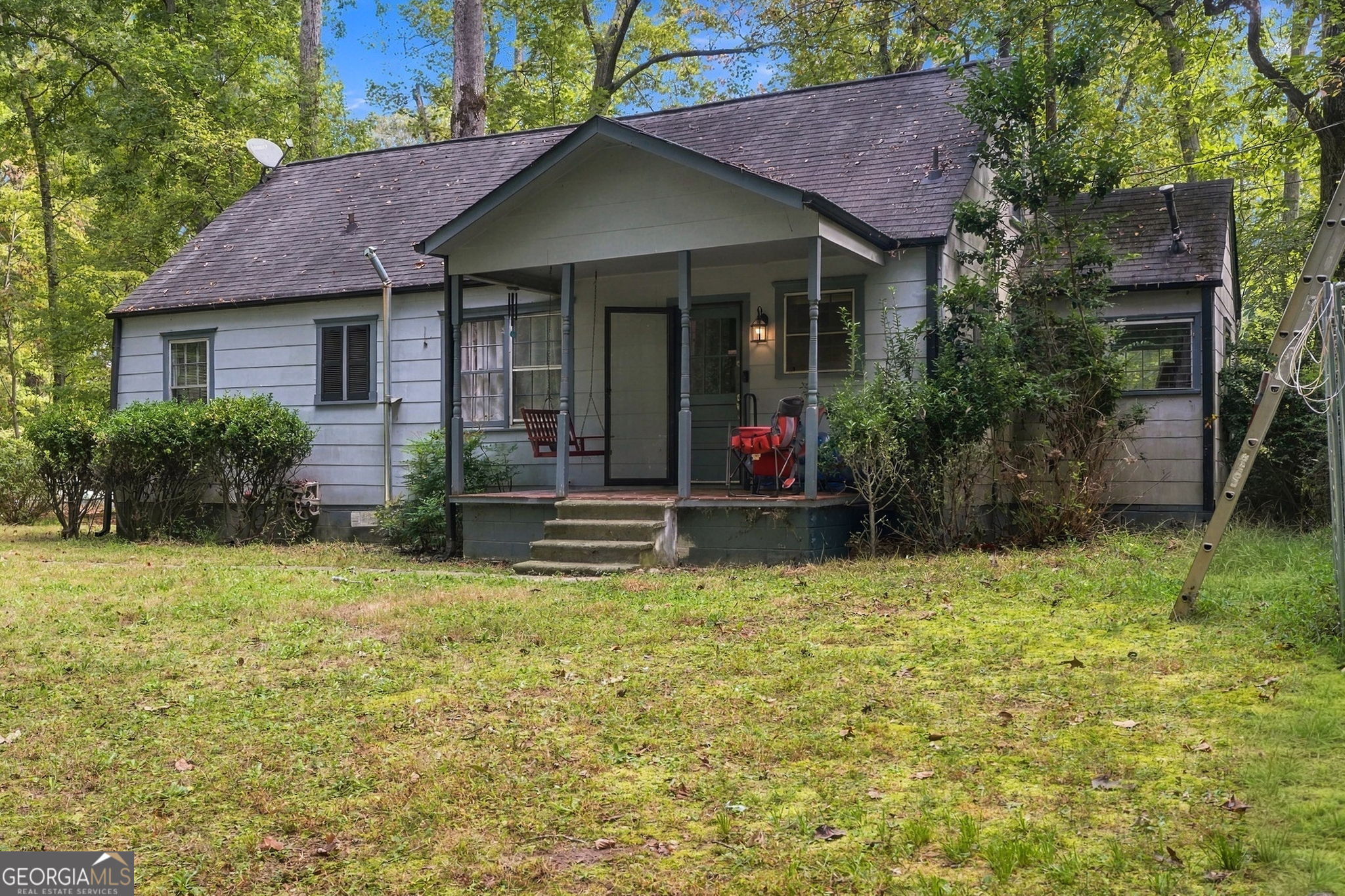 1580 Laird Road Property Photo 3