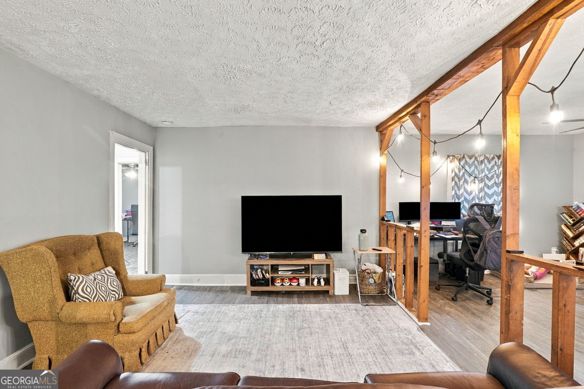 1580 Laird Road Property Photo 11