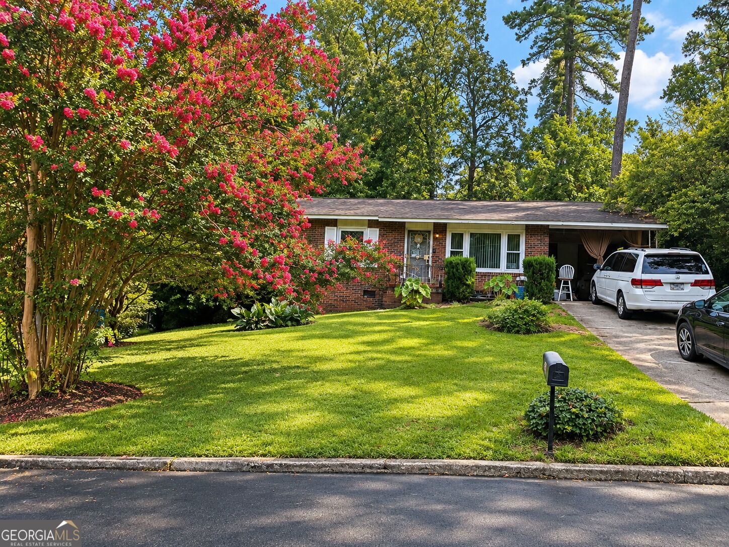127 Ellendale Lane NW