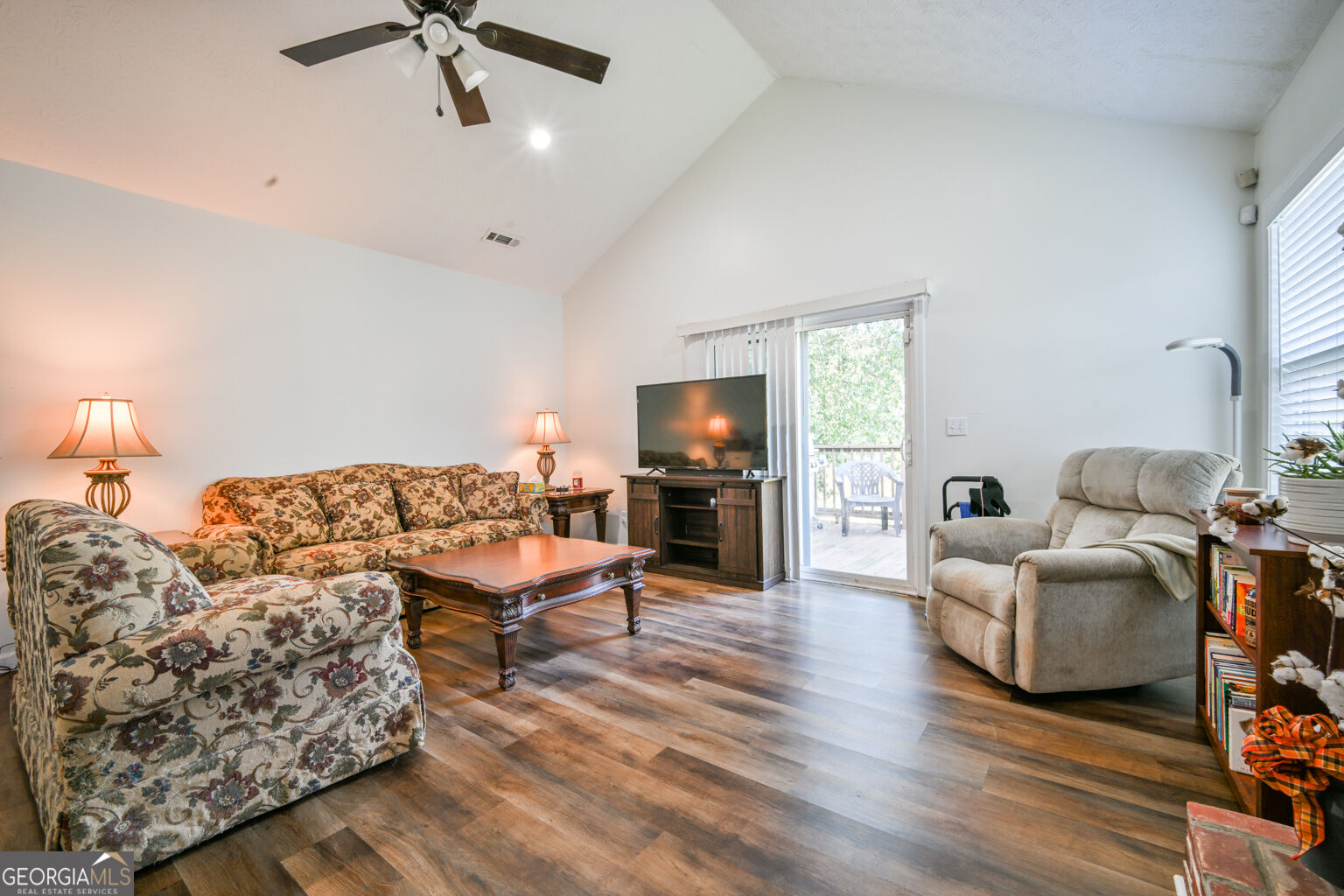 1167 Bell Circle Property Photo 14