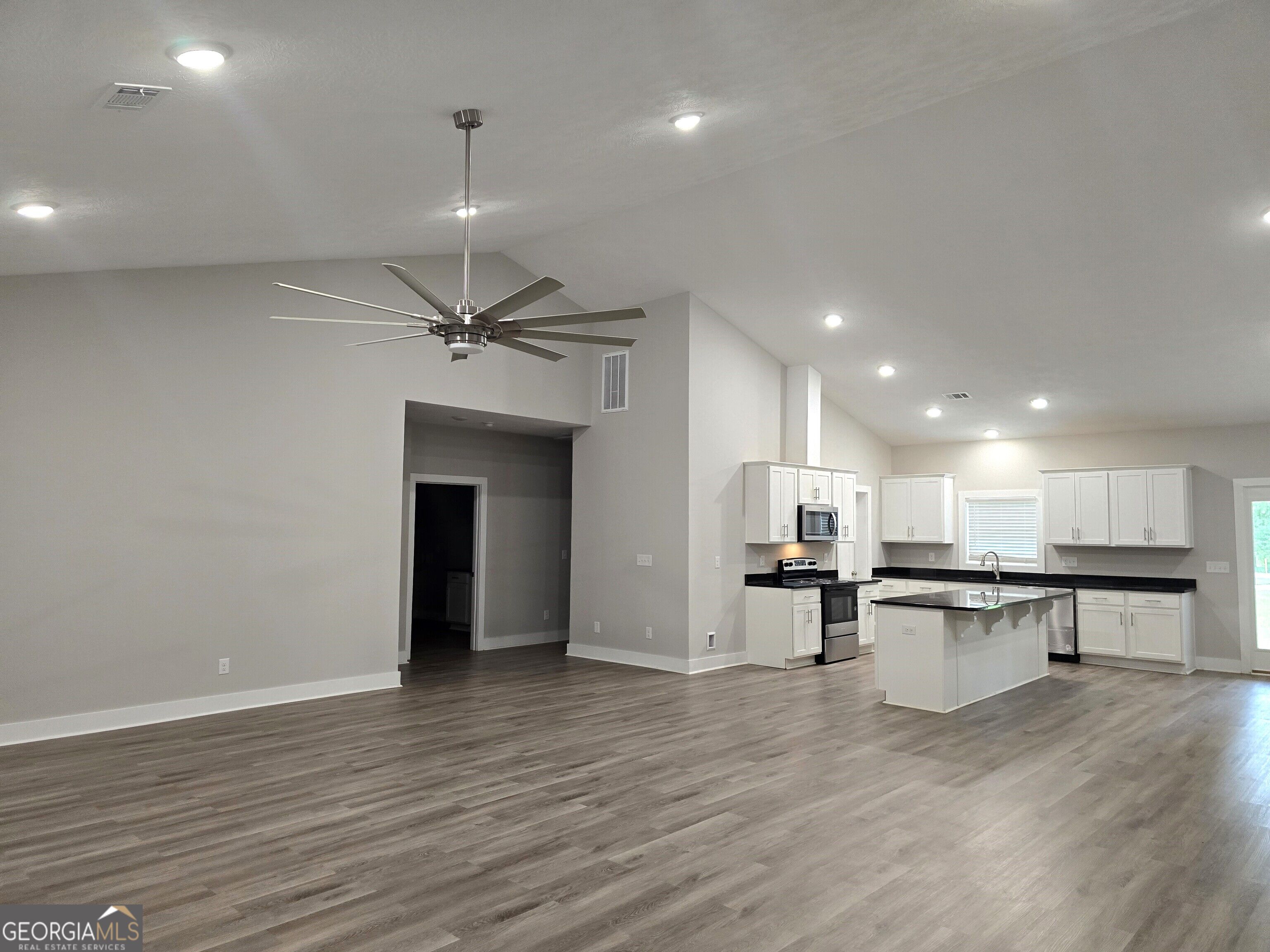 169 E Sheppard Street Property Photo 6