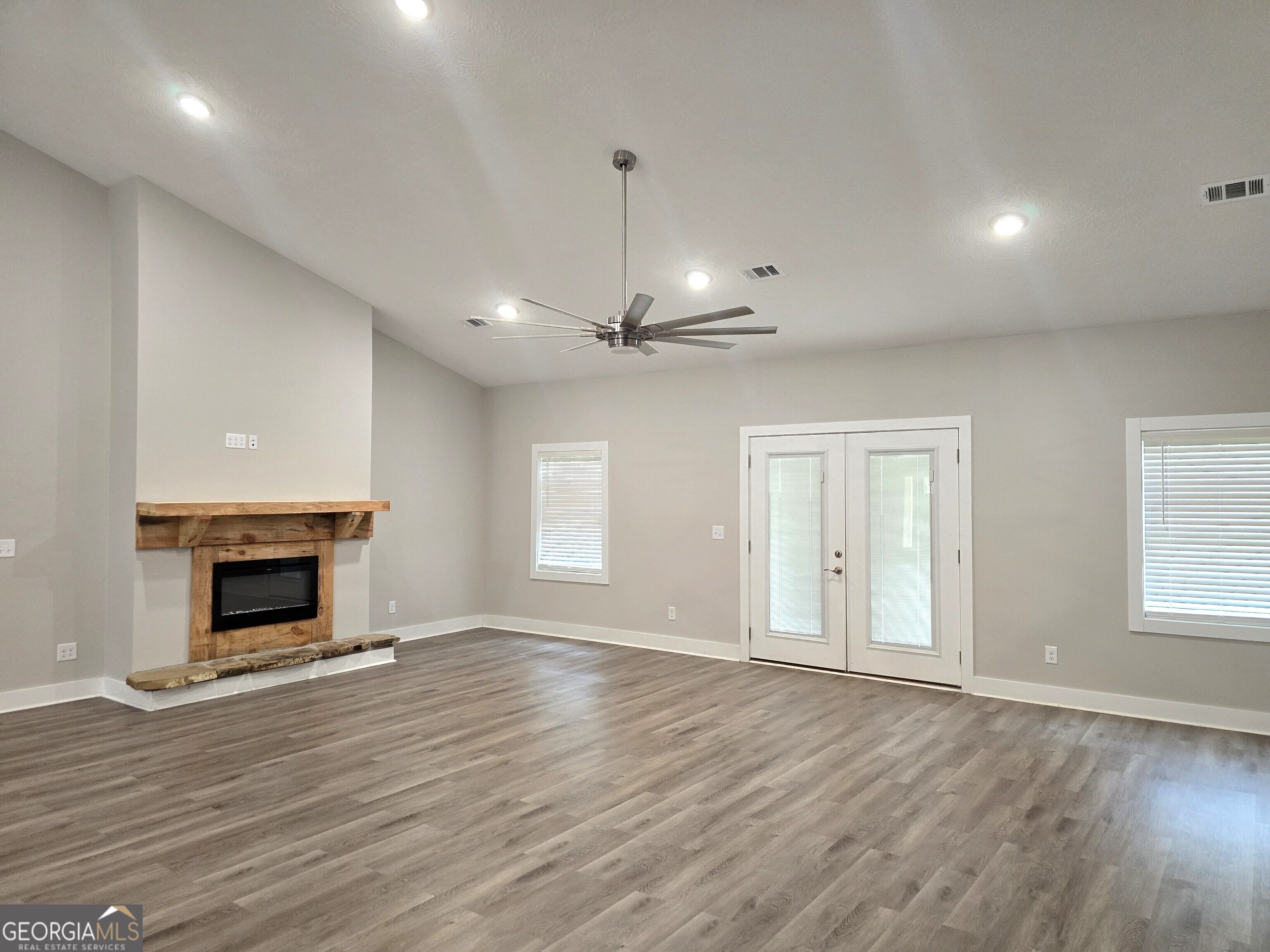 169 E Sheppard Street Property Photo 7