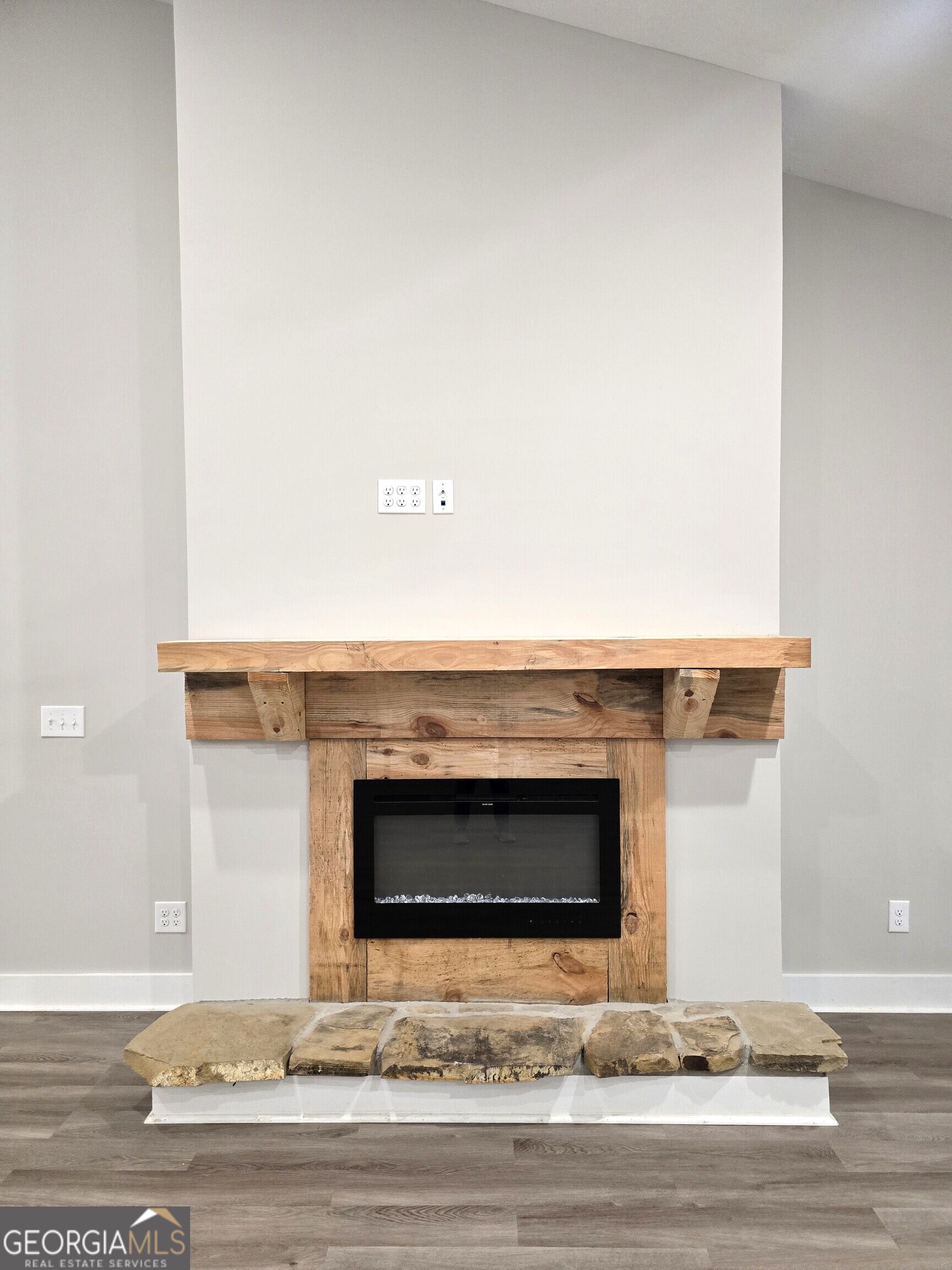 169 E Sheppard Street Property Photo 8