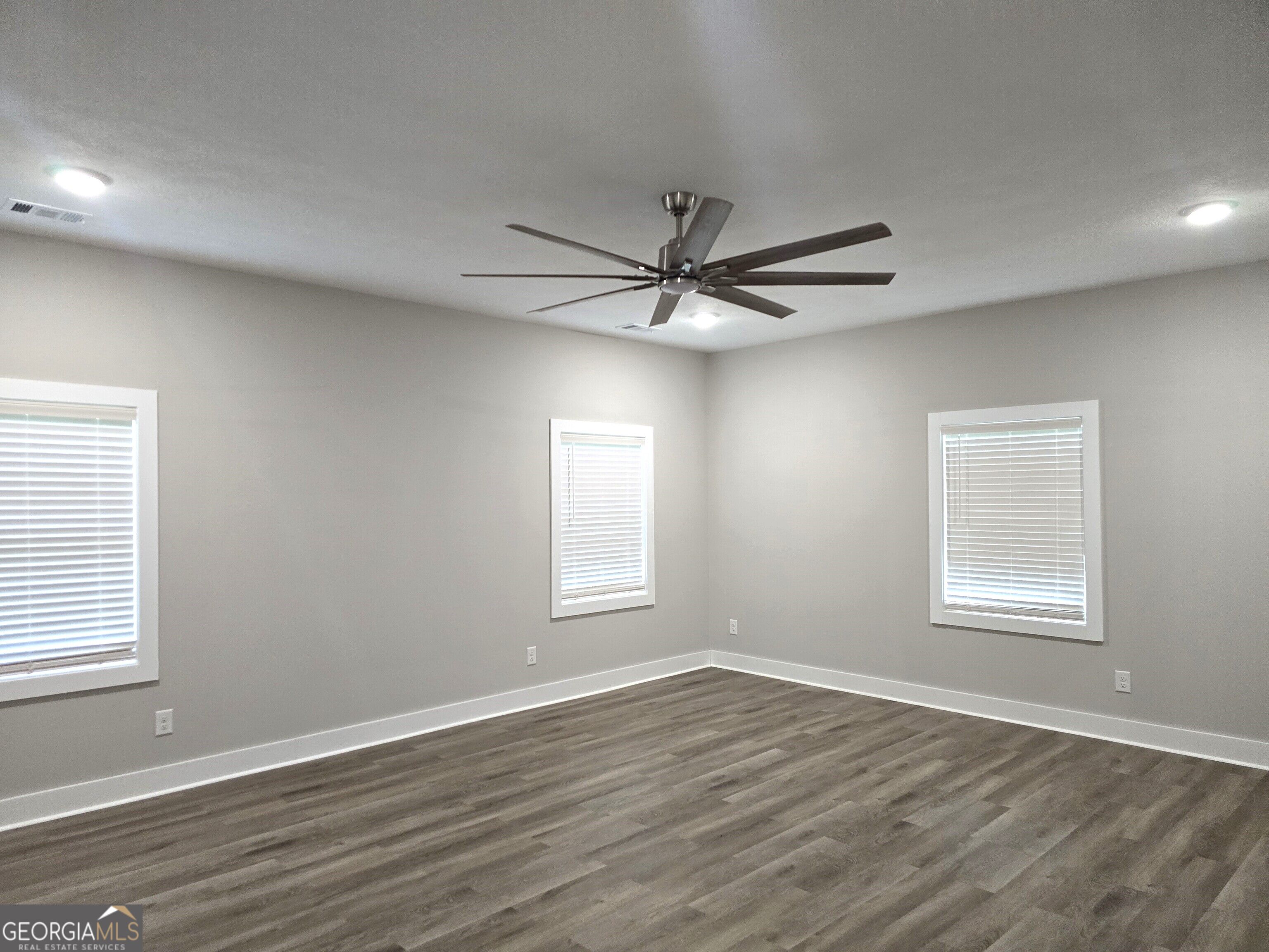 169 E Sheppard Street Property Photo 9