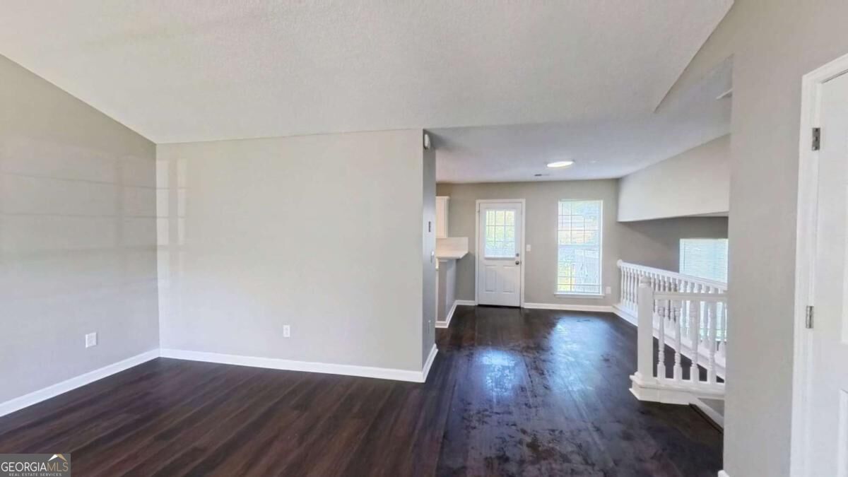 3328 Waggoner Place Property Photo 3
