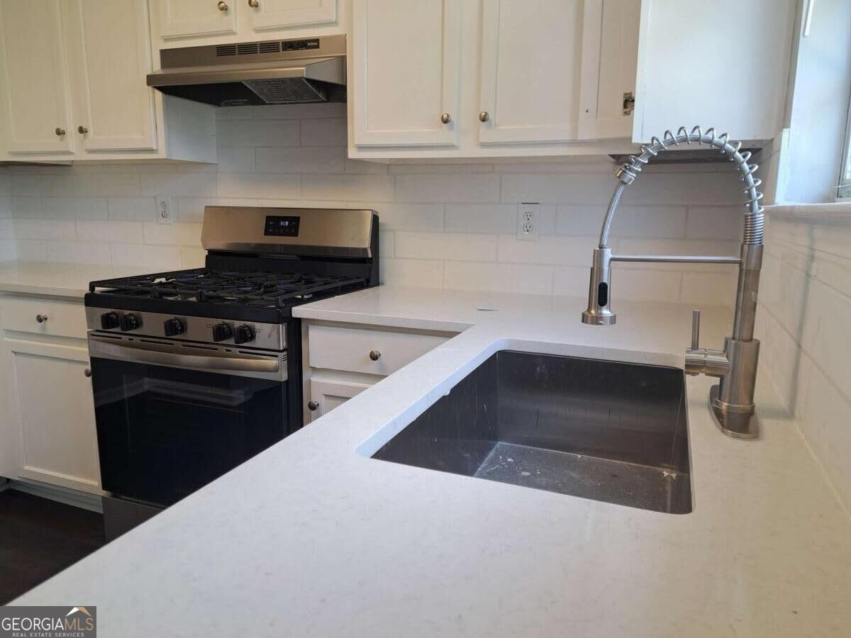 3328 Waggoner Place Property Photo 9