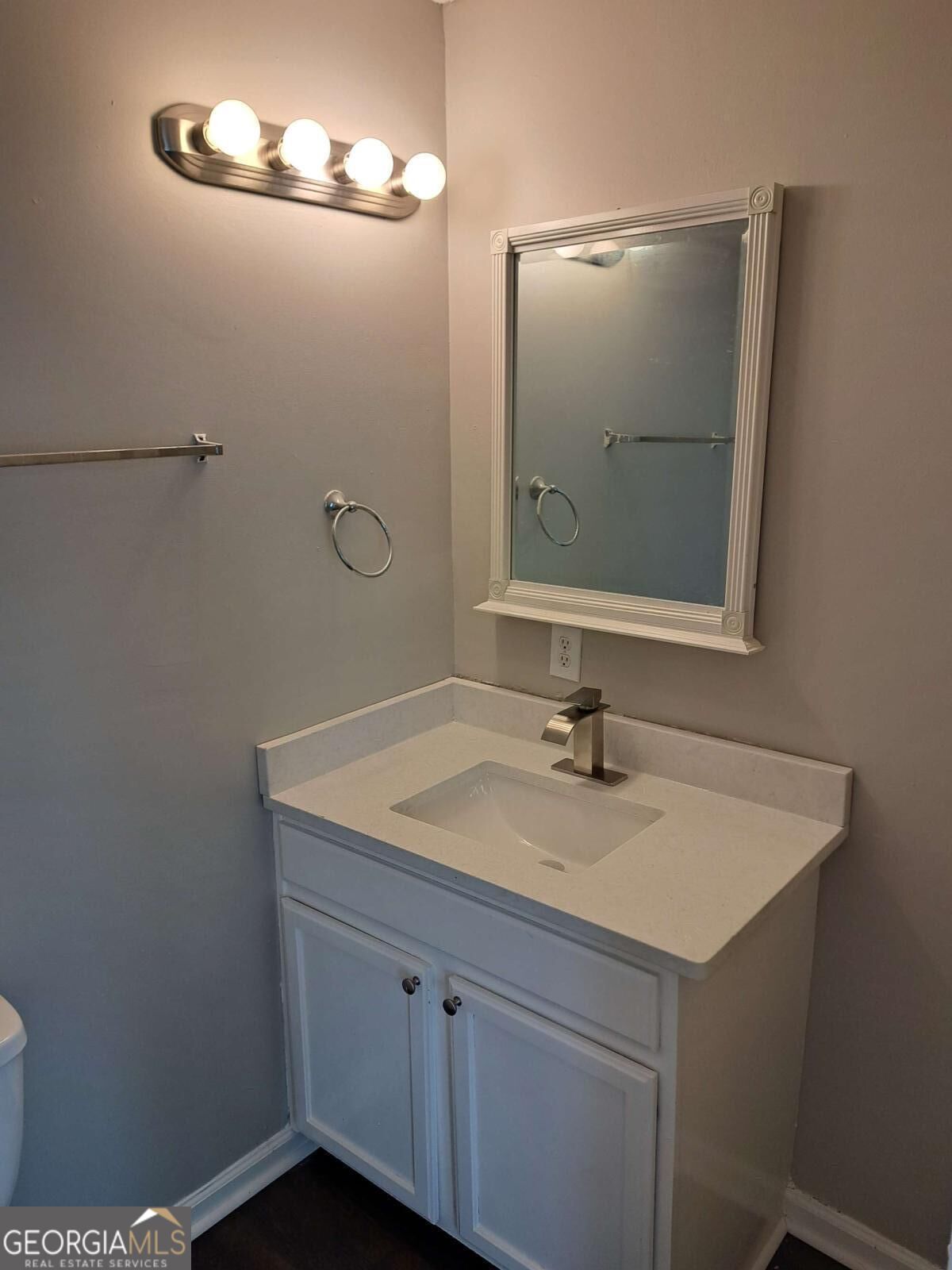 3328 Waggoner Place Property Photo 14