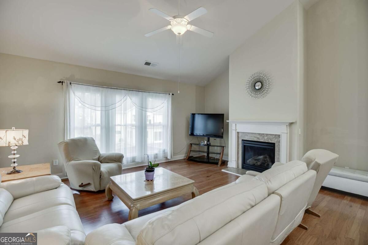 1560 Woodall Trace Property Photo 4