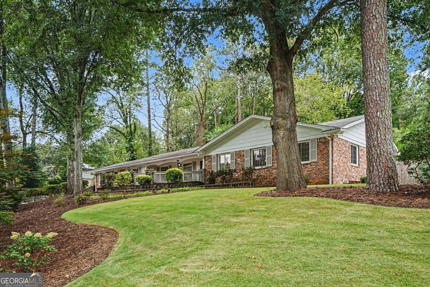 2624 Leslie Drive Ne Property Photo 1