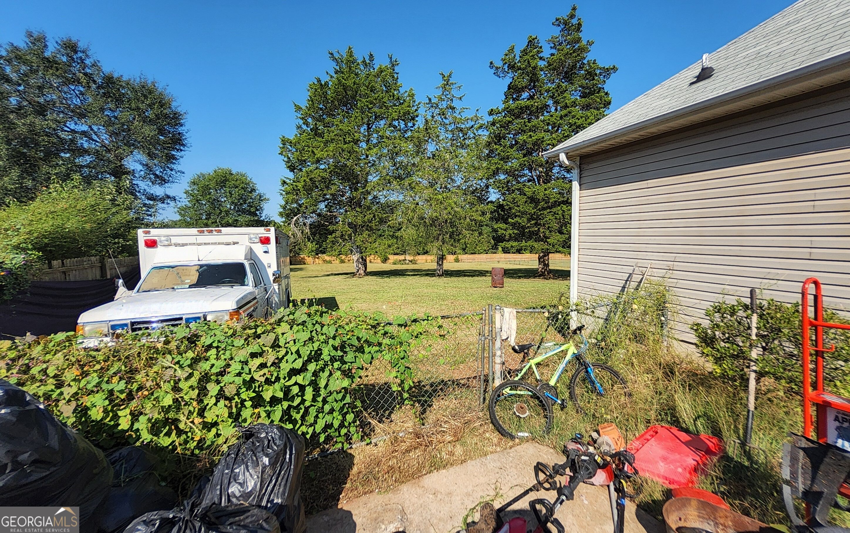 1853 Steele Road Property Photo 2