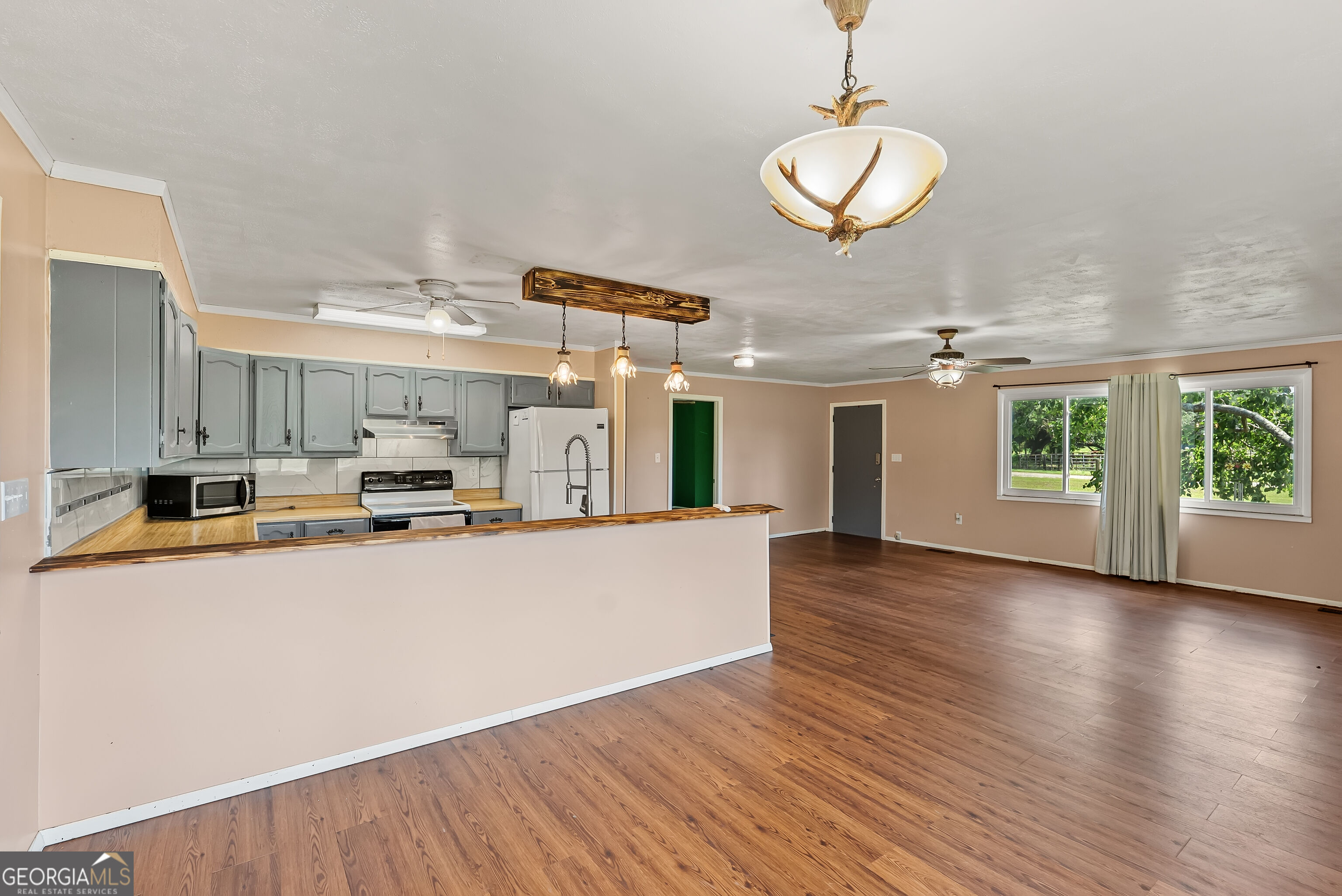 677 Palmer Road Property Photo 6