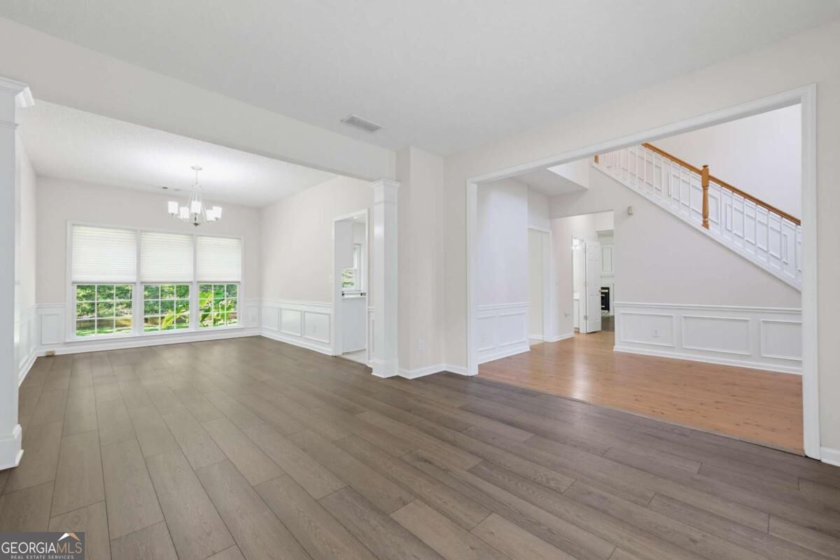 10920 Glenbarr Drive Property Photo 6