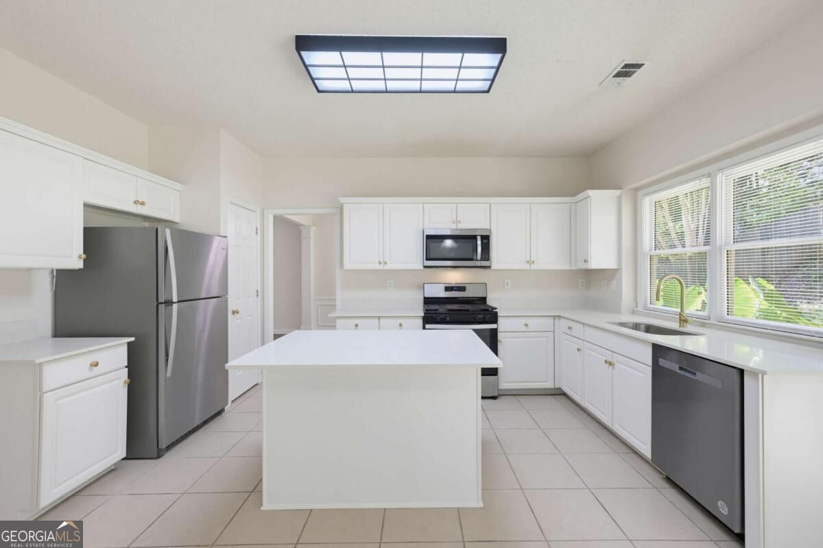 10920 Glenbarr Drive Property Photo 10