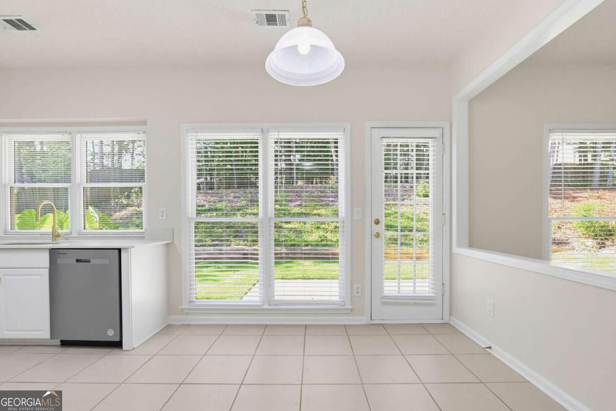 10920 Glenbarr Drive Property Photo 14