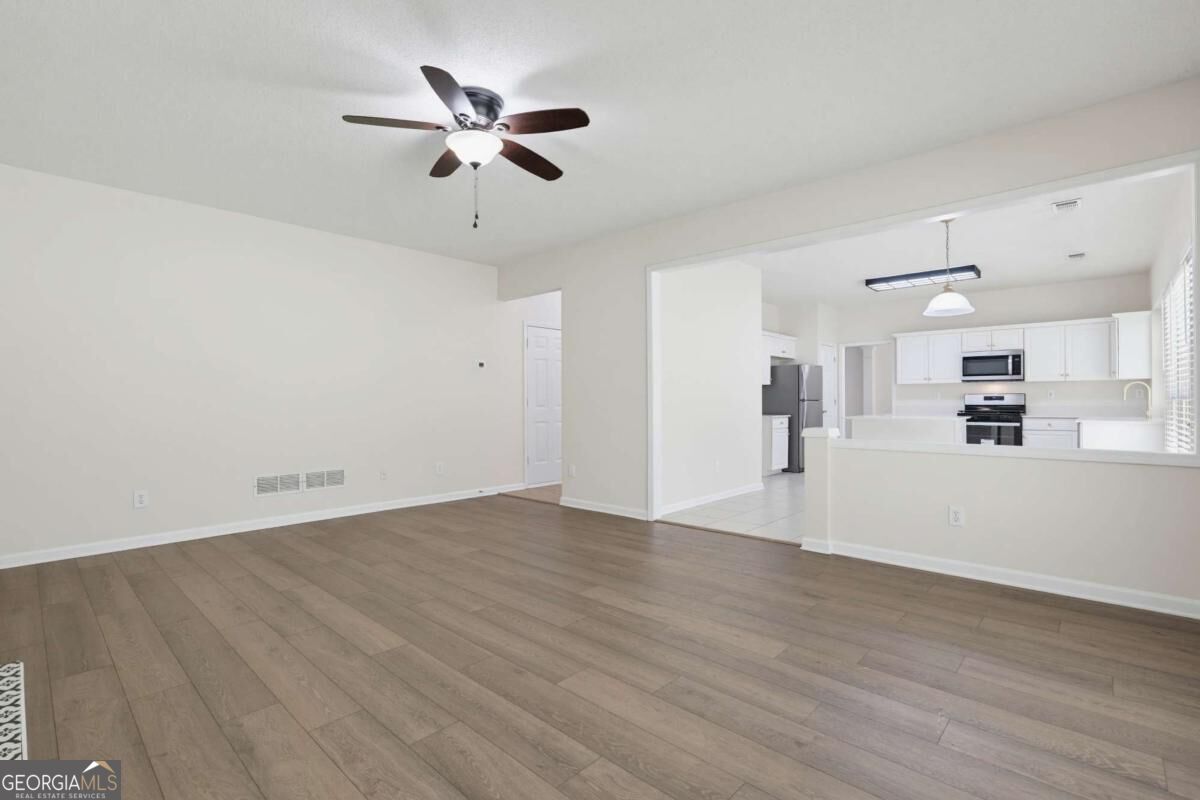 10920 Glenbarr Drive Property Photo 16