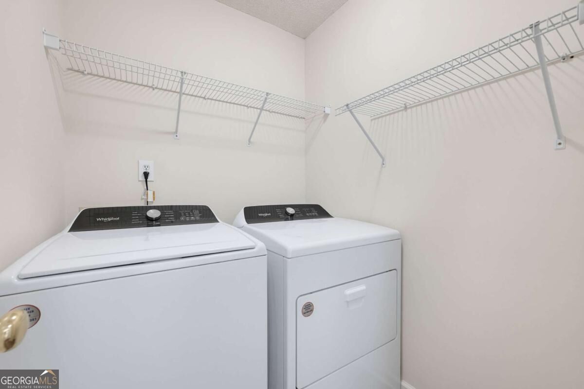 10920 Glenbarr Drive Property Photo 32