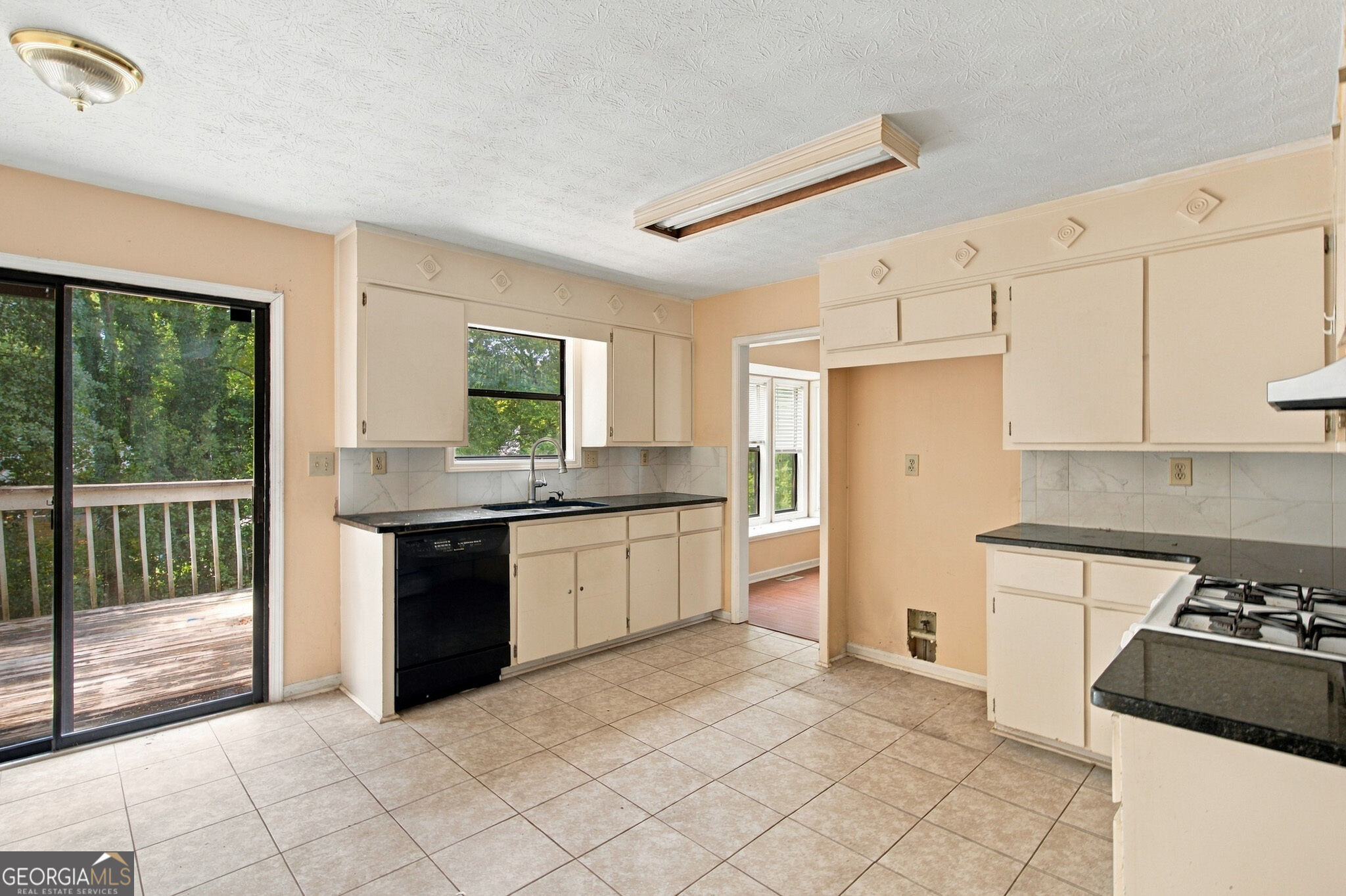 371 Saint Simons Cove Property Photo 5