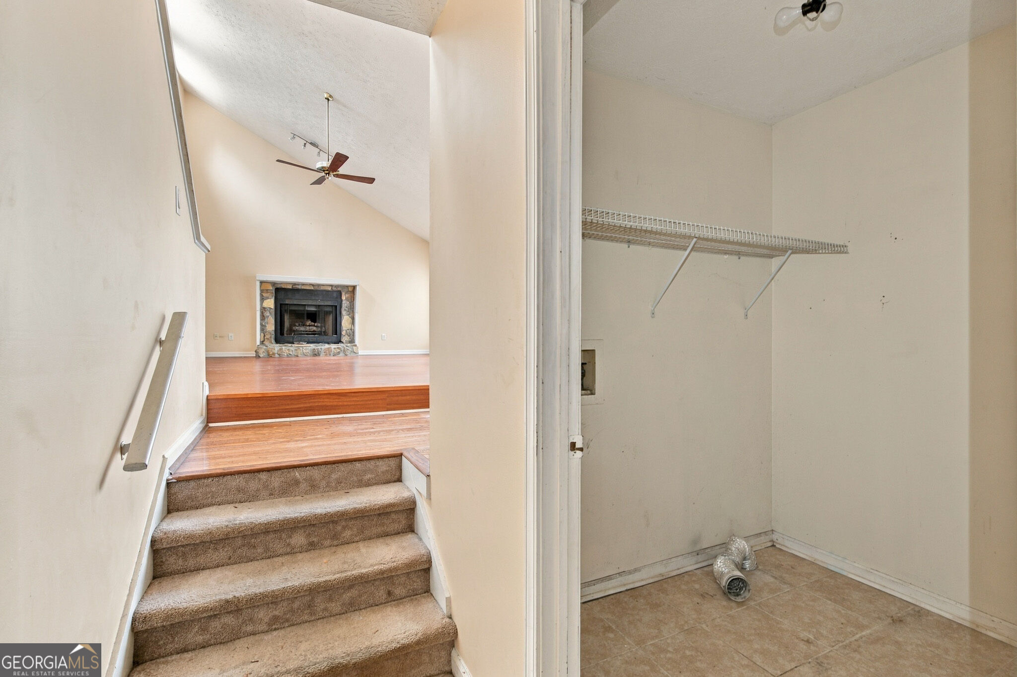 371 Saint Simons Cove Property Photo 9