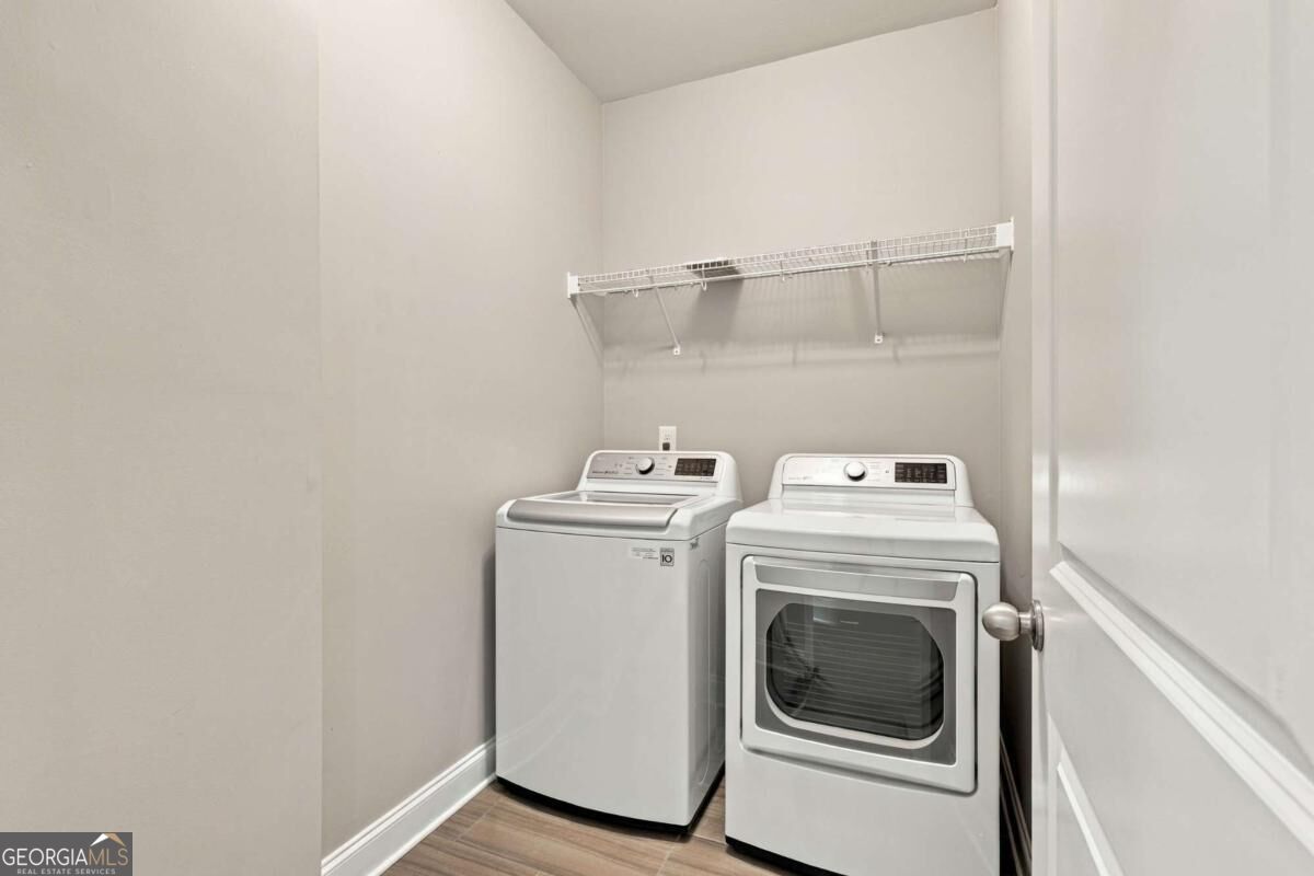 17 Hartwell Lane Property Photo 15