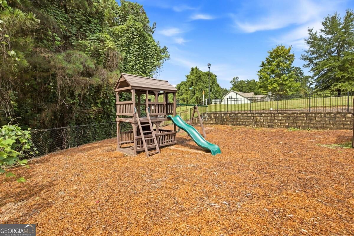 17 Hartwell Lane Property Photo 23