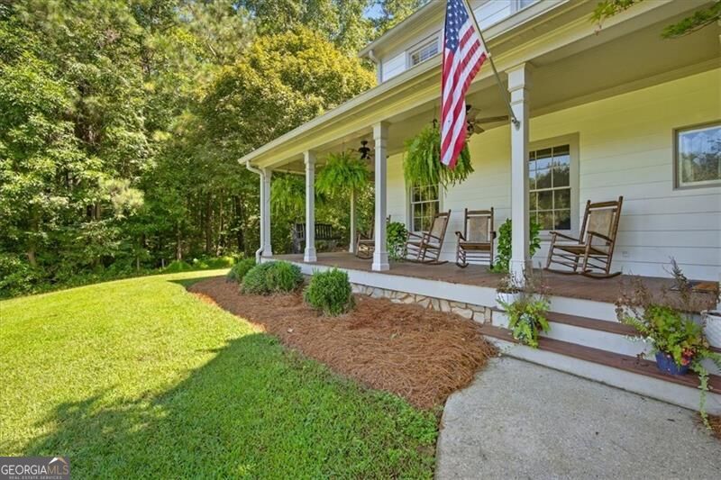 1828 Austin Bridge Road Property Photo 4