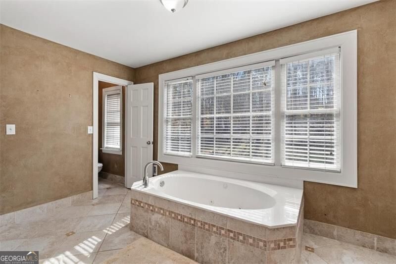 1828 Austin Bridge Road Property Photo 40