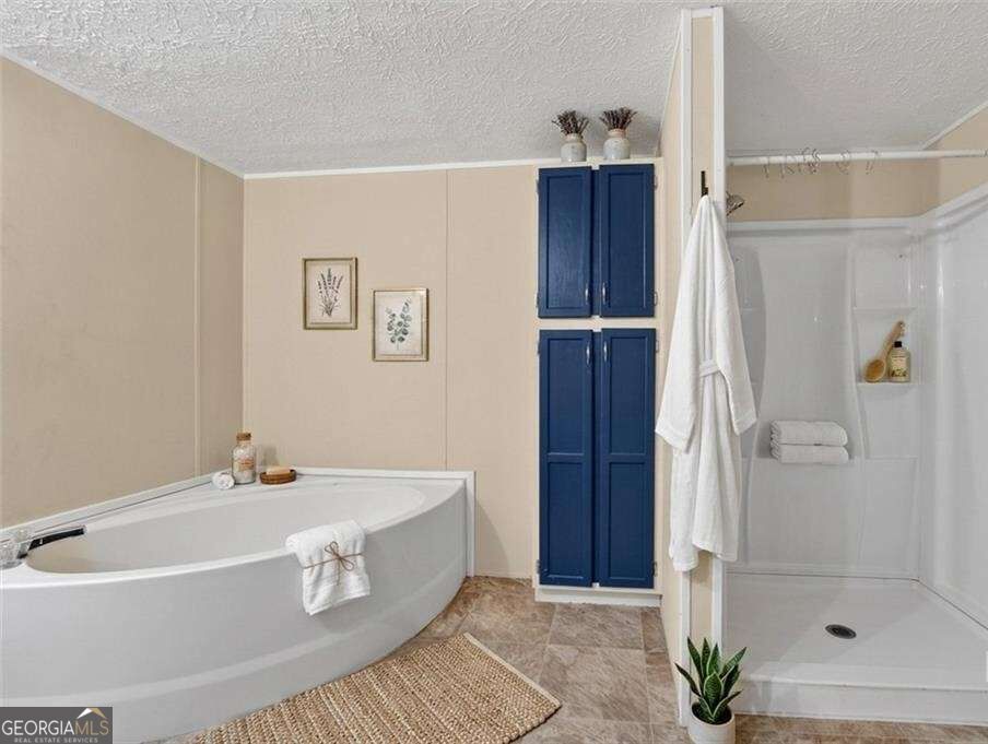300 Deer Trail Lane Property Photo 9
