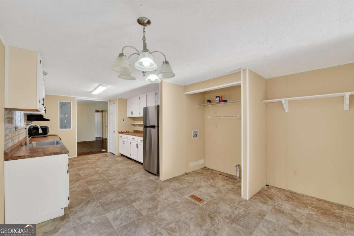 300 Deer Trail Lane Property Photo 17