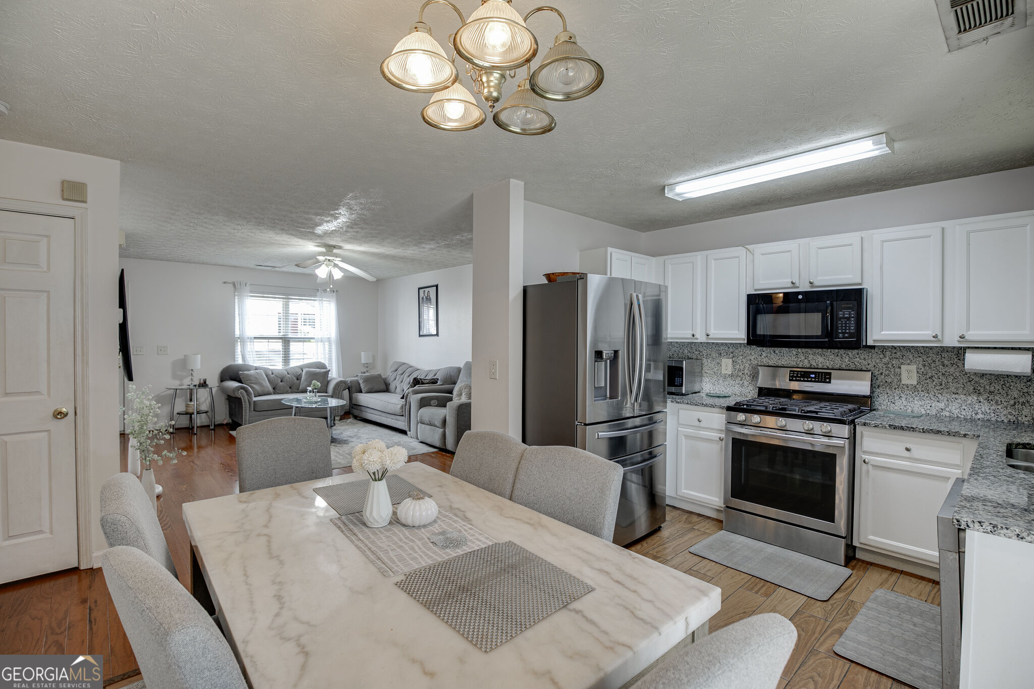 2365 Delfern Drive Property Photo 10