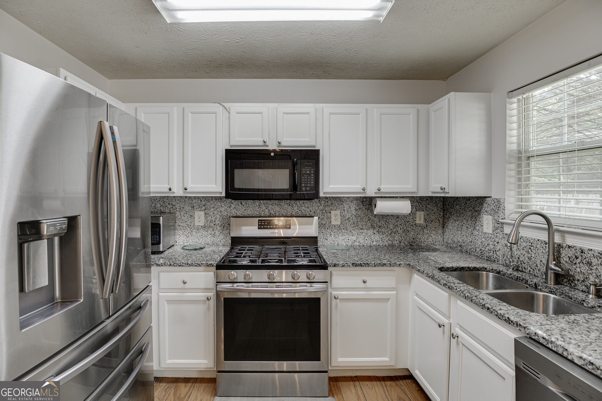 2365 Delfern Drive Property Photo 11